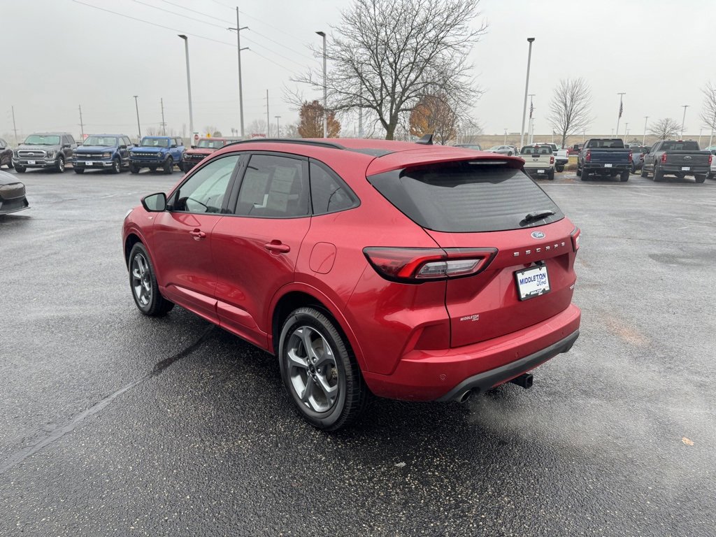 Certified 2024 Ford Escape ST-Line Select w/ Tech Pack #2 image 9