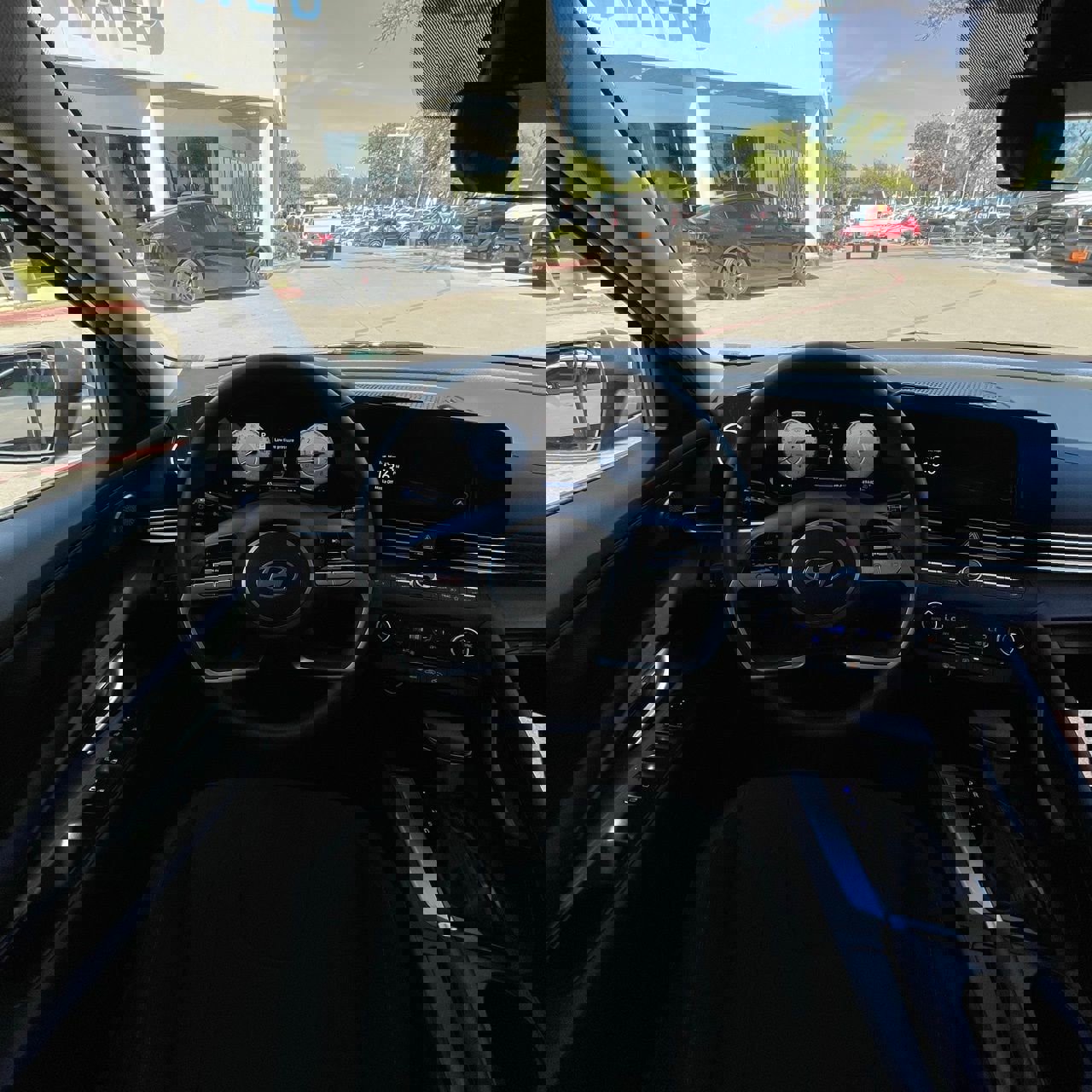 Used 2024 Hyundai Elantra SEL image 11