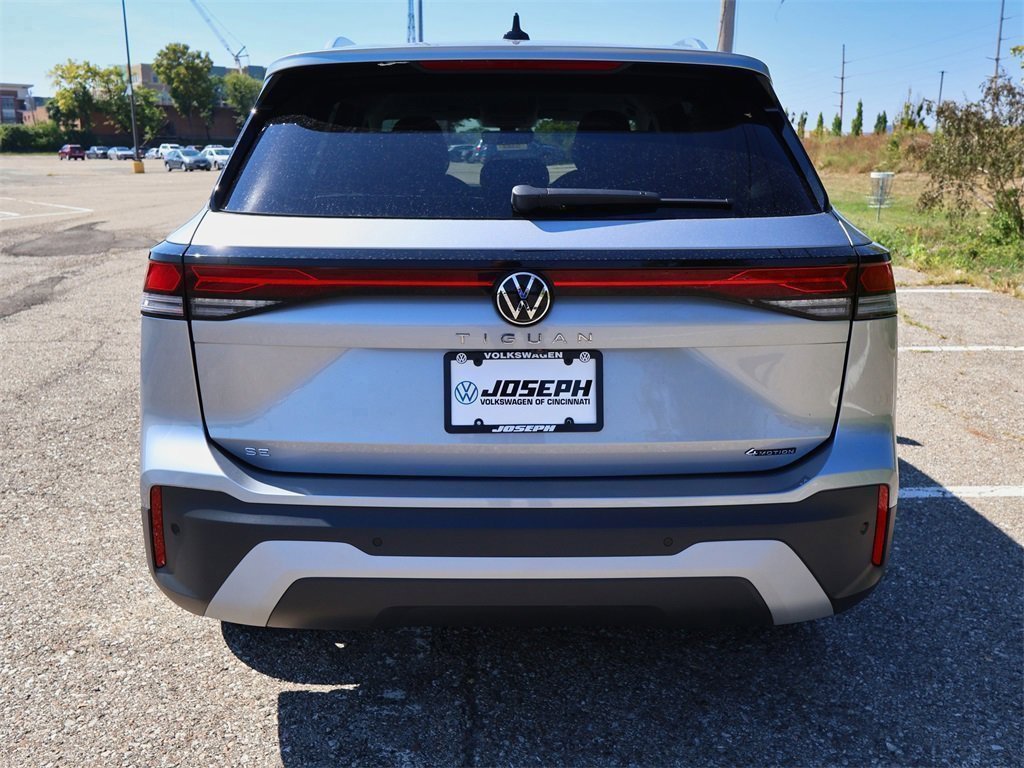 New 2025 Volkswagen Tiguan SE image 4