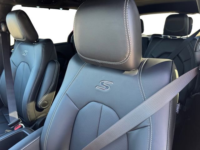 New 2026 Chrysler Pacifica Select w/ S Appearance Package image 13