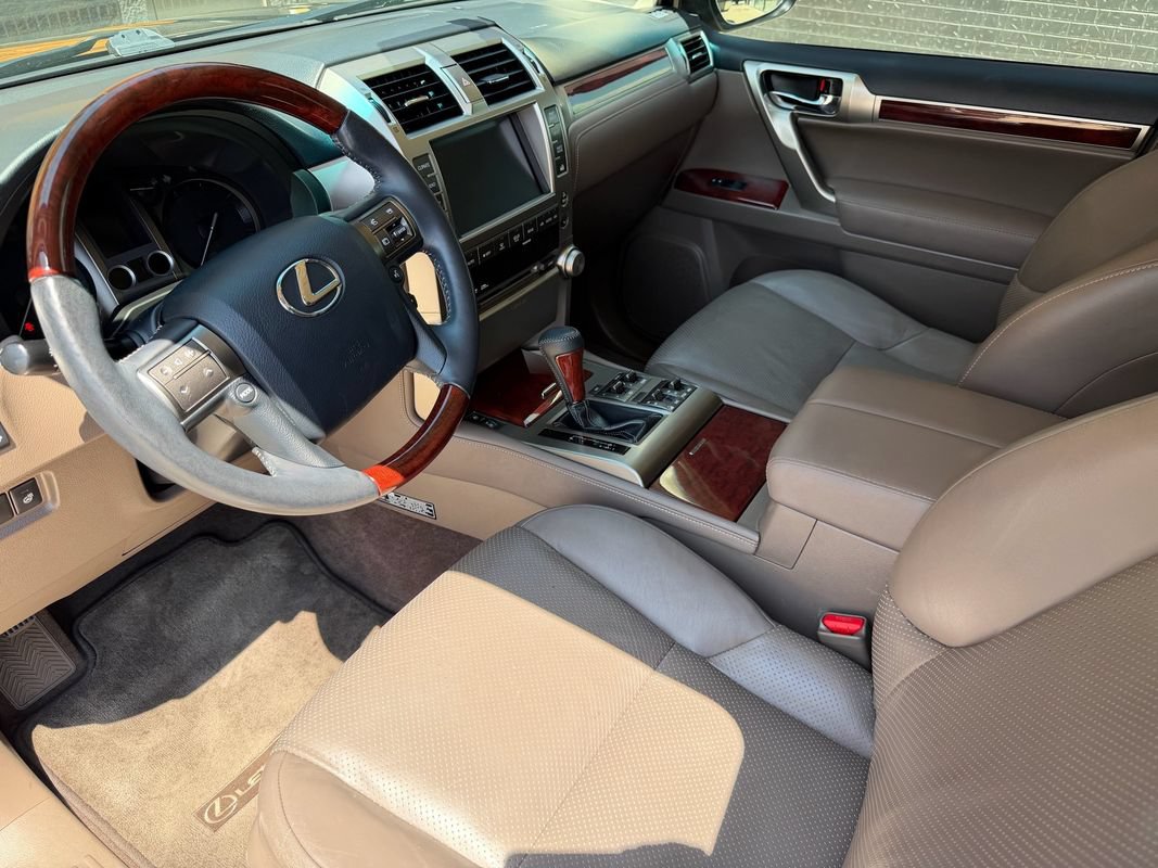 Used 2010 Lexus GX 460 Premium AWD/4WD image 2