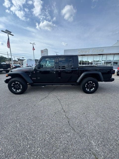 Used 2026 Jeep Gladiator Rubicon AWD/4WD image 8
