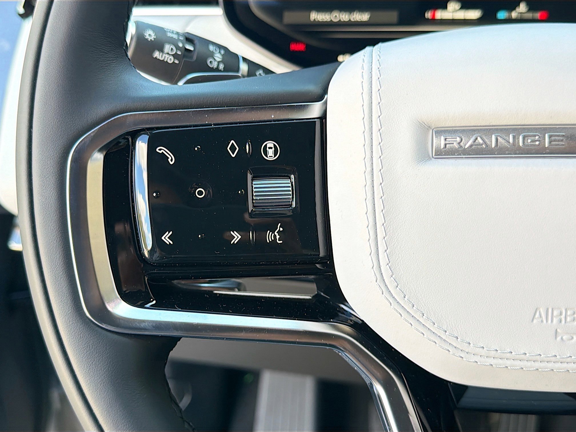 New 2026 Land Rover Range Rover Sport SE image 38