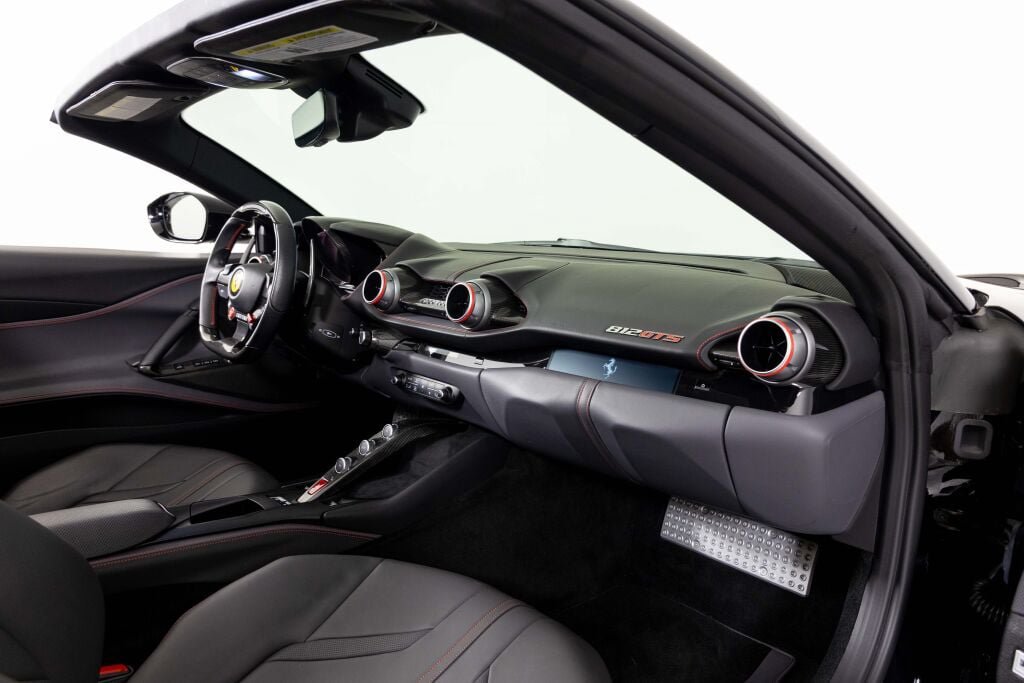 Used 2021 Ferrari 812 GTS RWD image 38