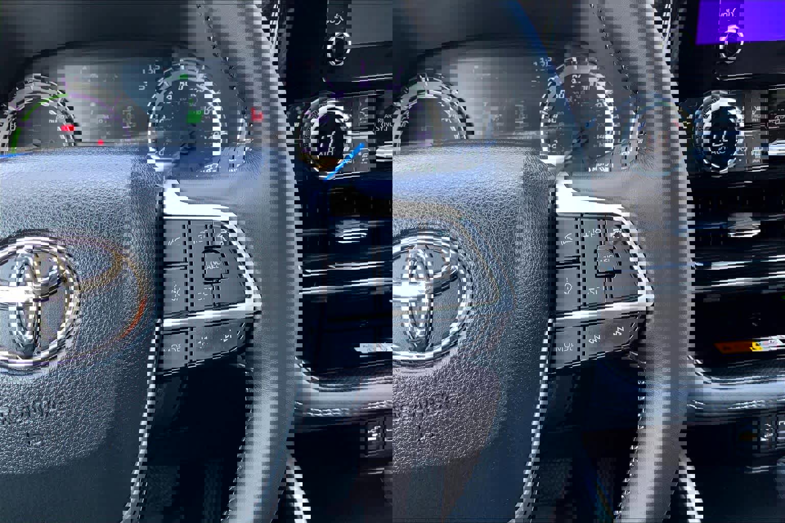 Used 2023 Toyota Highlander XLE image 24