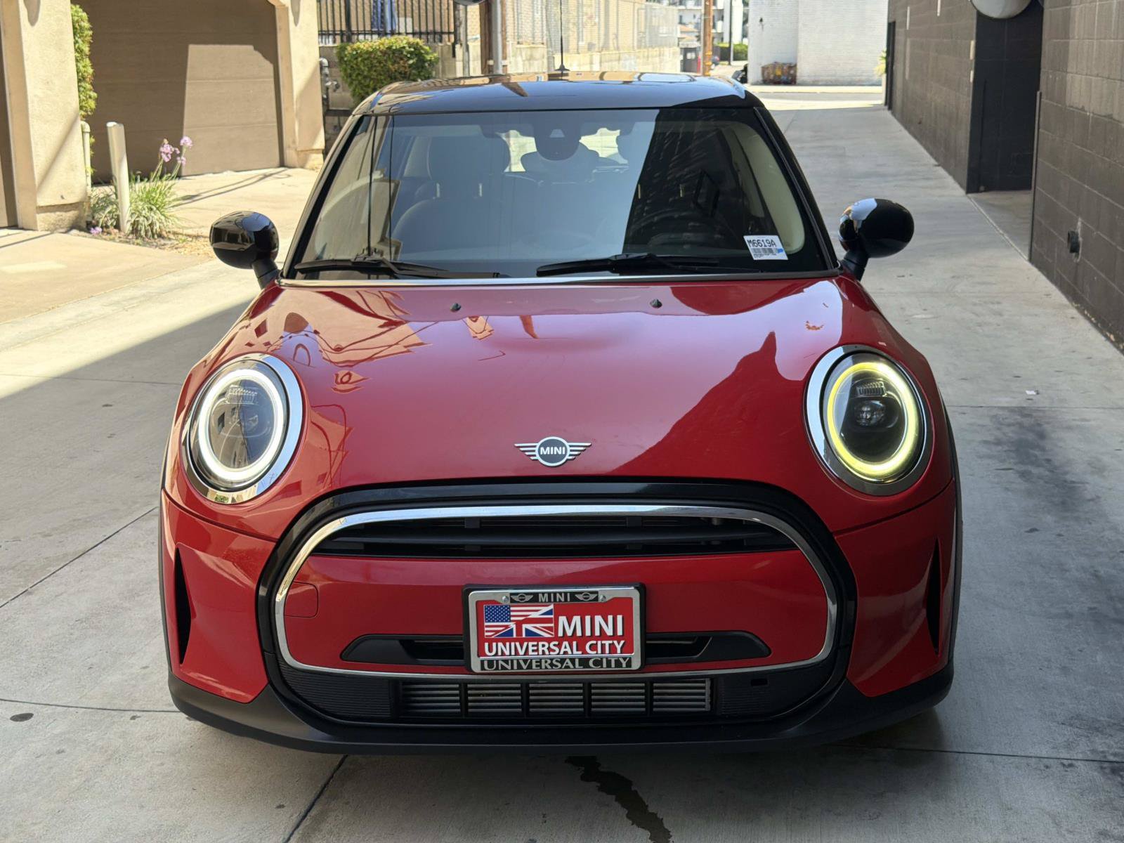 Used 2022 MINI Cooper 4-Door Hardtop FWD image 2