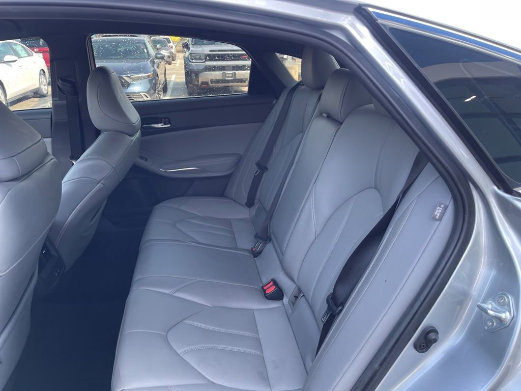 Used 2022 Toyota Avalon XLE FWD image 10