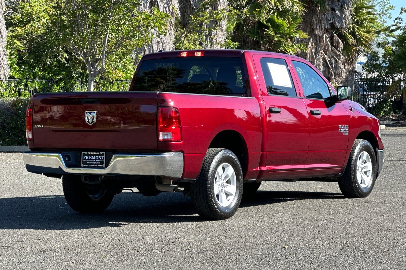 Used 2022 RAM 1500 Classic SLT image 3