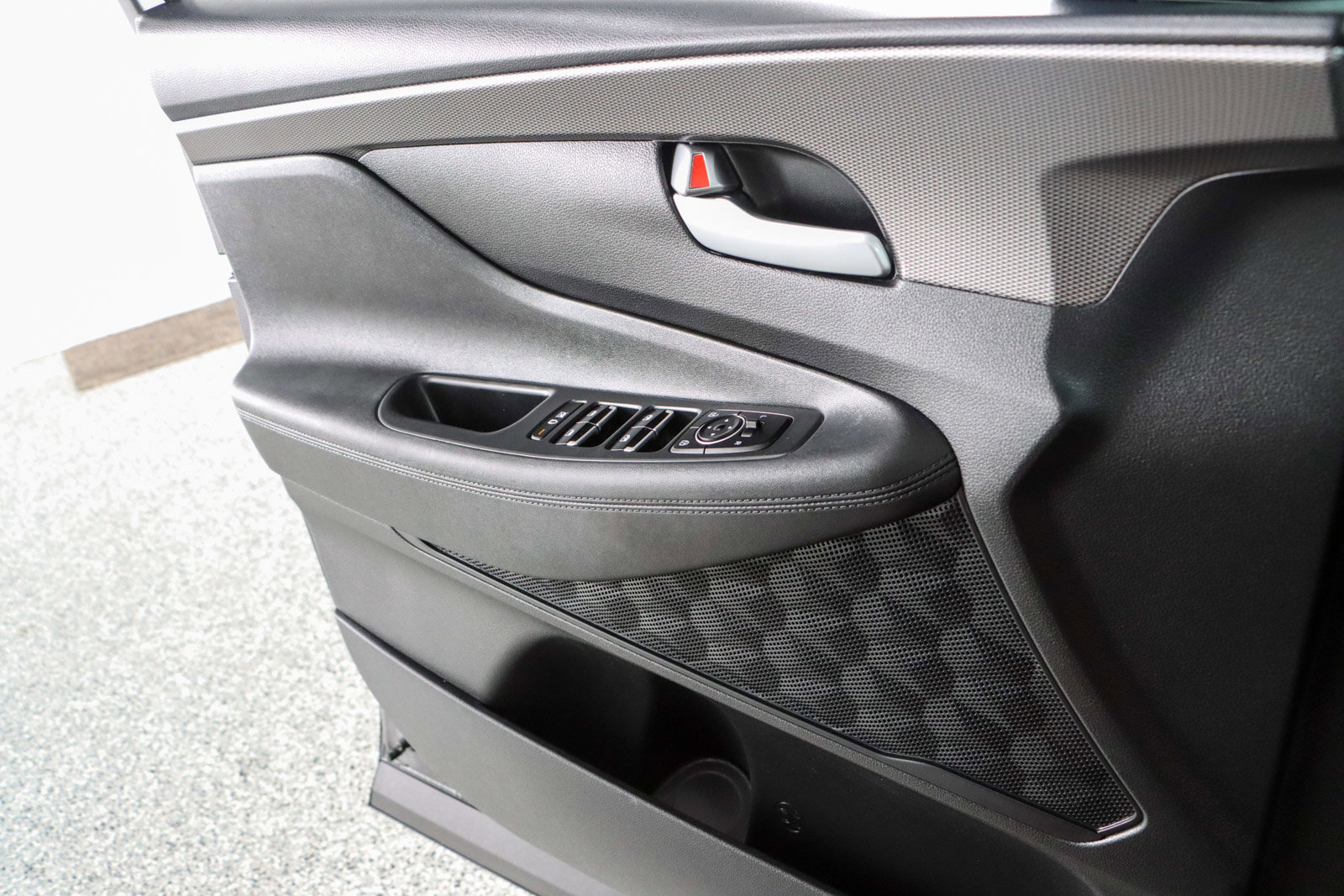Used 2020 Hyundai Santa Fe SEL w/ Cargo Package FWD image 20