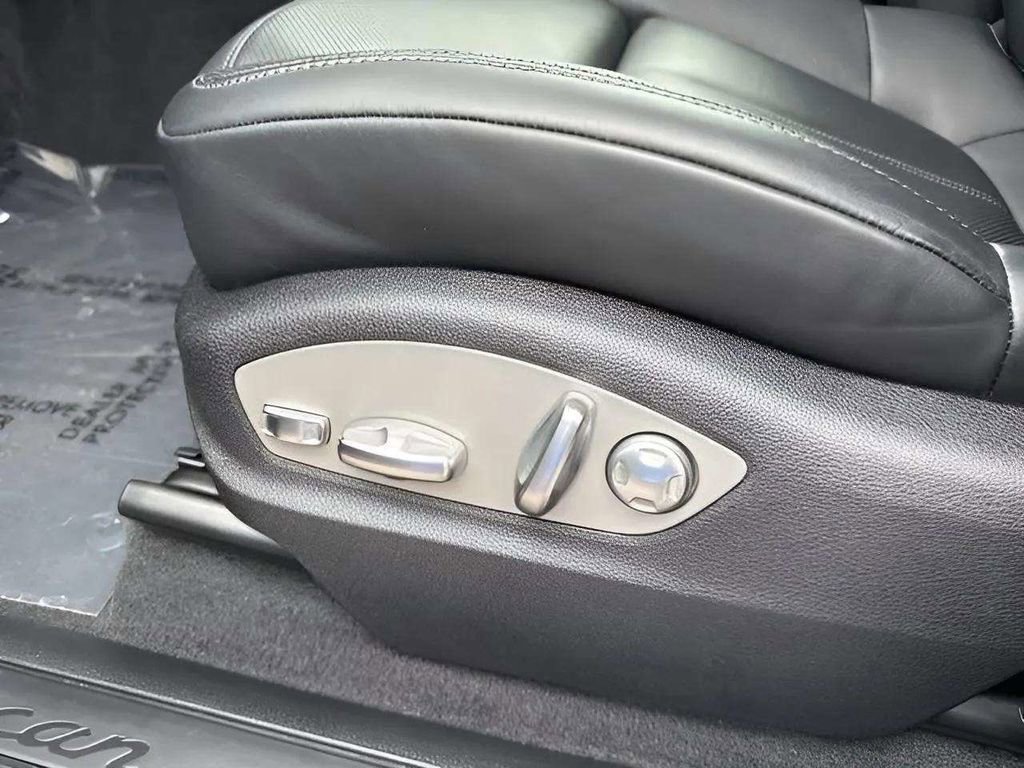 Used 2024 Porsche Macan Turbo AWD/4WD image 13