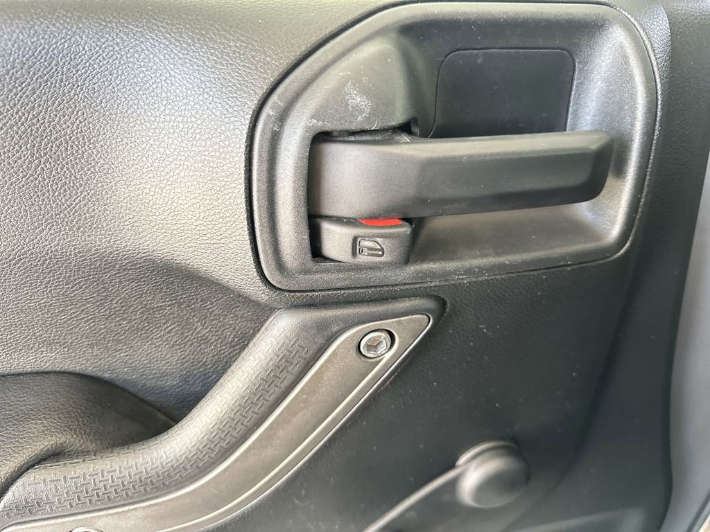 Used 2017 Jeep Wrangler Sport AWD/4WD image 12
