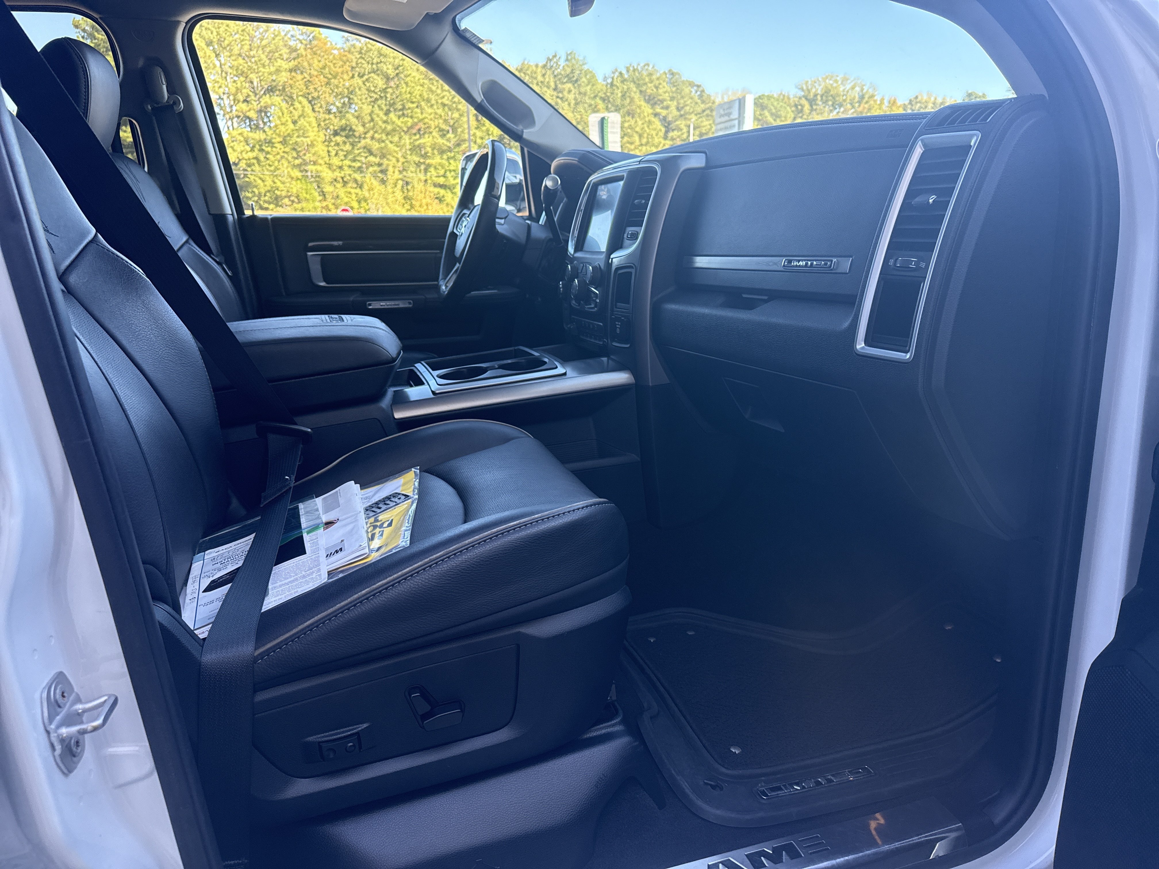 Used 2015 RAM 2500 Limited AWD/4WD image 22