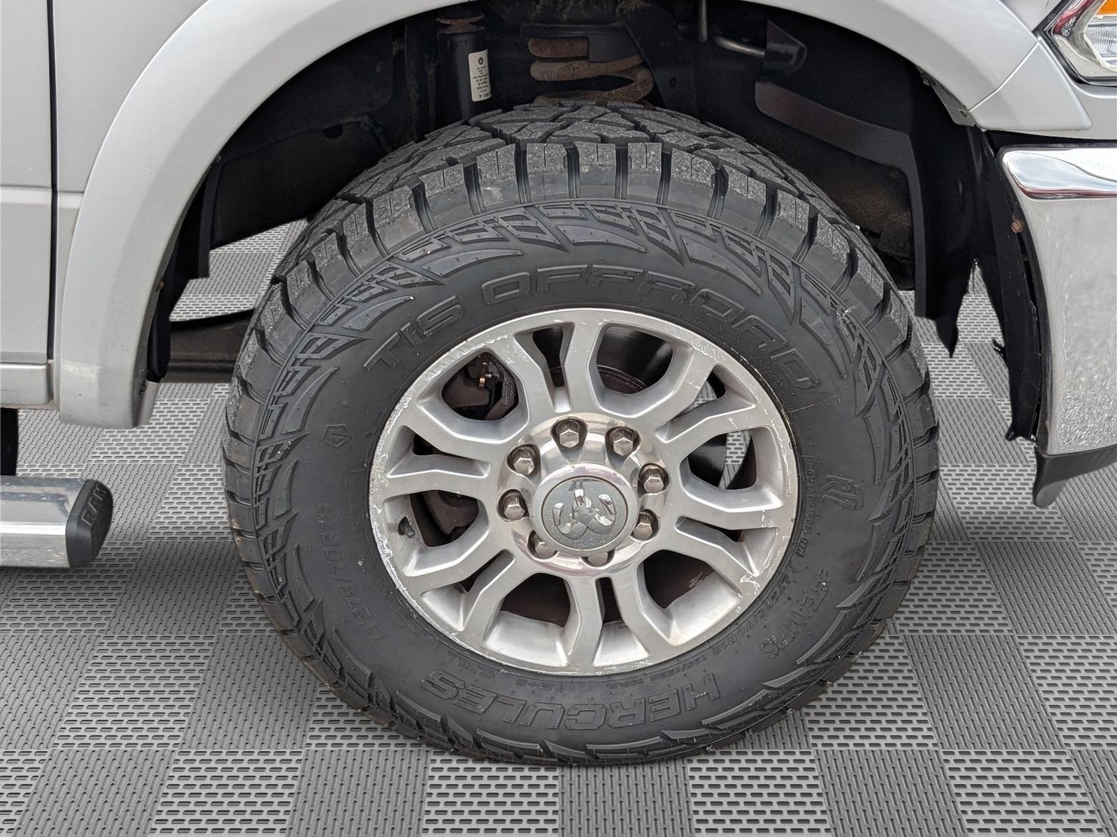 Used 2016 RAM 3500 Laramie w/ Snow Chief Group AWD/4WD image 11