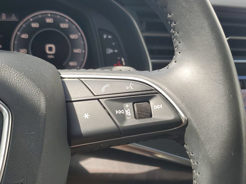 Used 2019 Audi Q8 Prestige w/ Luxury Package AWD/4WD image 27