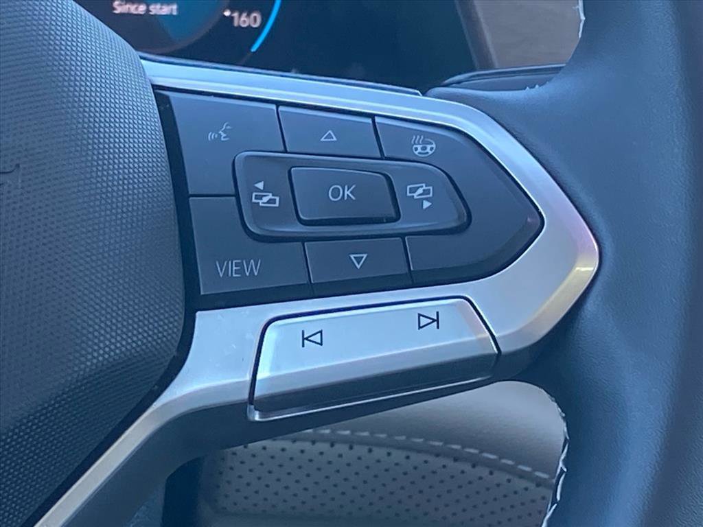 Certified 2025 Volkswagen Atlas SE w/ Panoramic Sunroof Package image 7