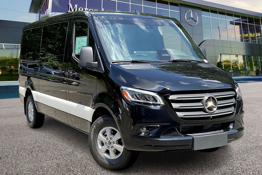 New 2025 Mercedes-Benz Sprinter 144 Cargo image 1
