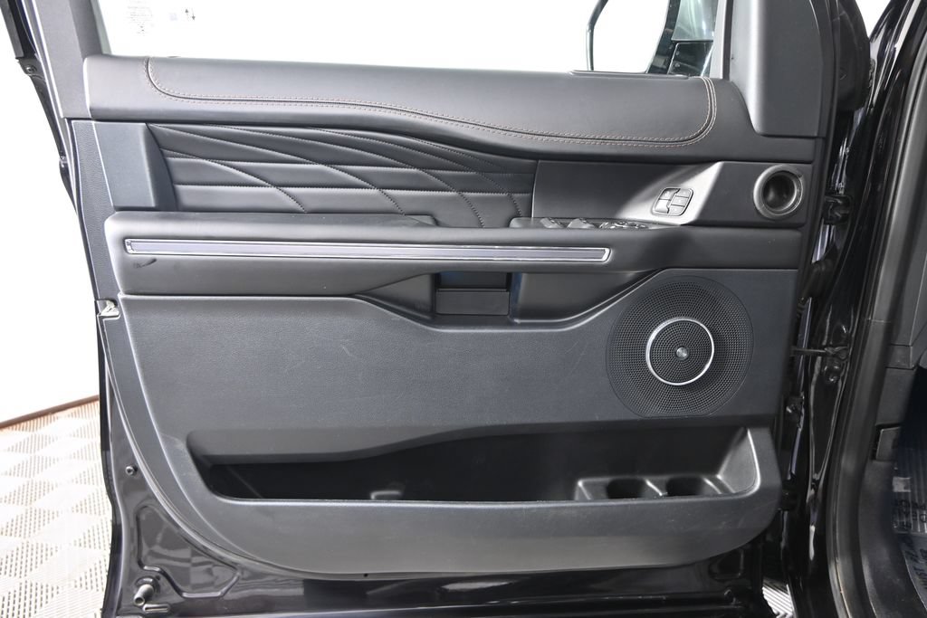 Used 2021 Ford Expedition Max Platinum AWD/4WD image 19