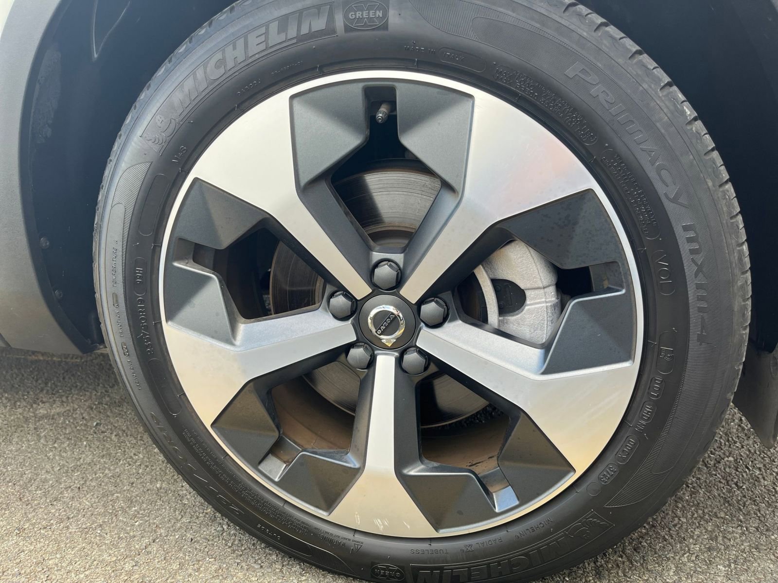 Used 2024 Volvo XC40 B5 Core AWD/4WD image 31