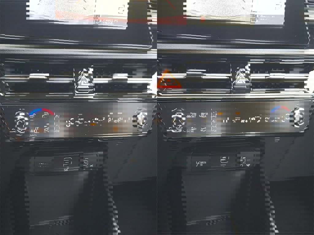 New 2025 Kia Niro EX image 18