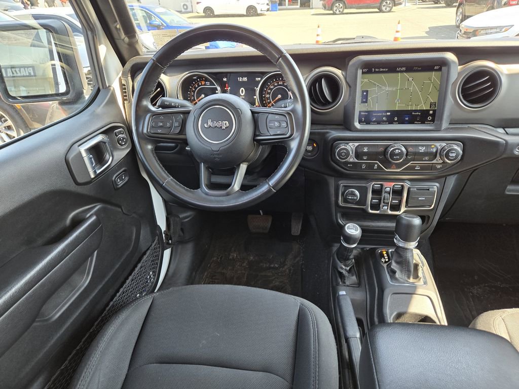 Used 2022 Jeep Gladiator Willys image 12