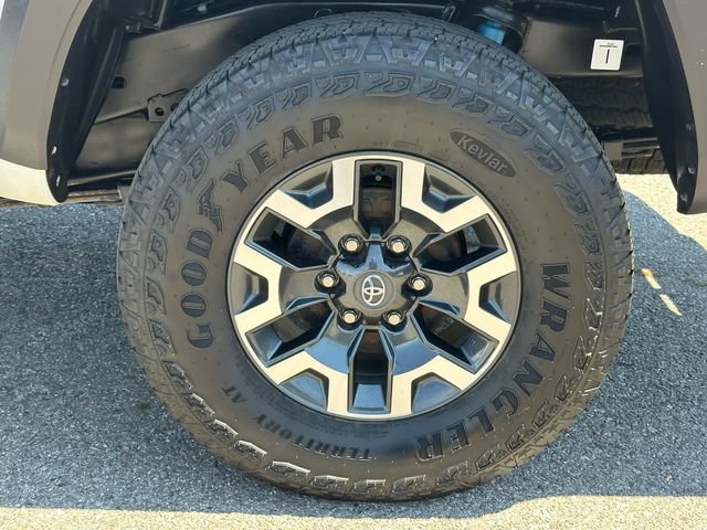 Certified 2023 Toyota Tacoma TRD Off-Road w/ Black Out Package (TMS) AWD/4WD image 36