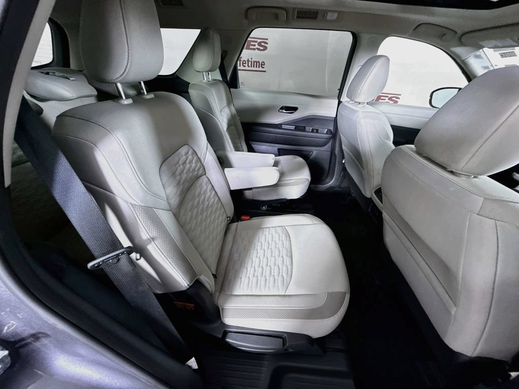 Certified 2022 Nissan Pathfinder SV w/ SV Premium Package AWD/4WD image 33