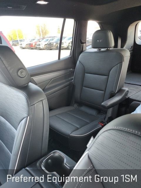Used 2025 Buick Enclave Sport Touring w/ Power Package image 13