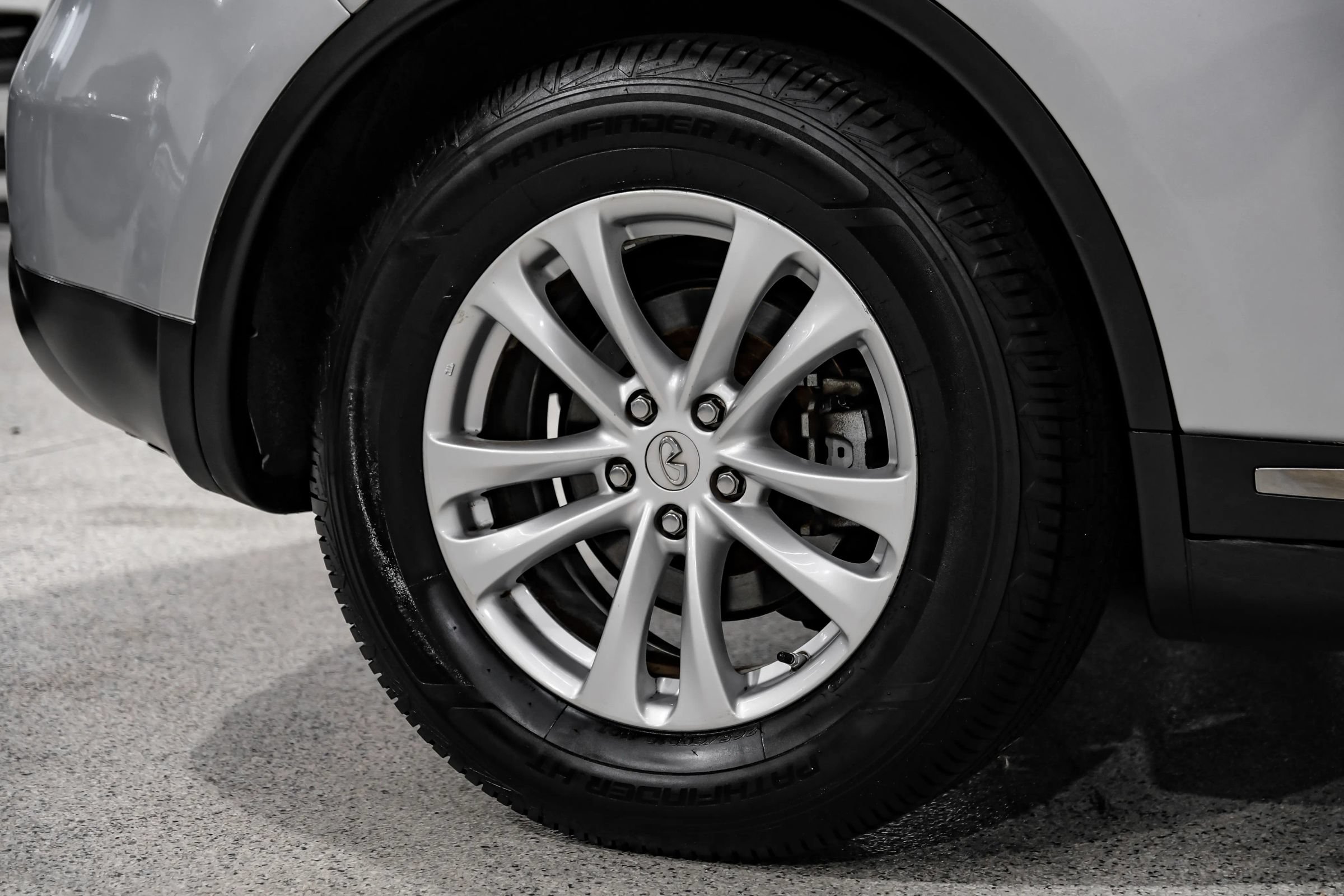 Used 2017 INFINITI QX70 AWD w/ Premium Package image 70