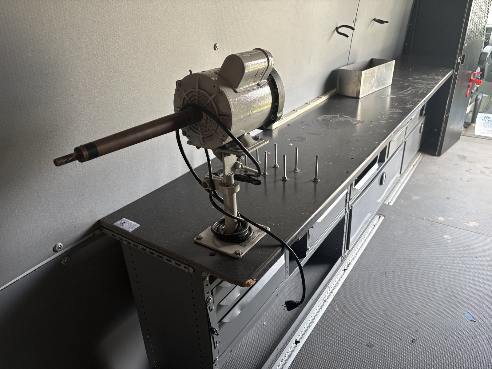 Used 2010 Freightliner Sprinter 2500 RWD image 5