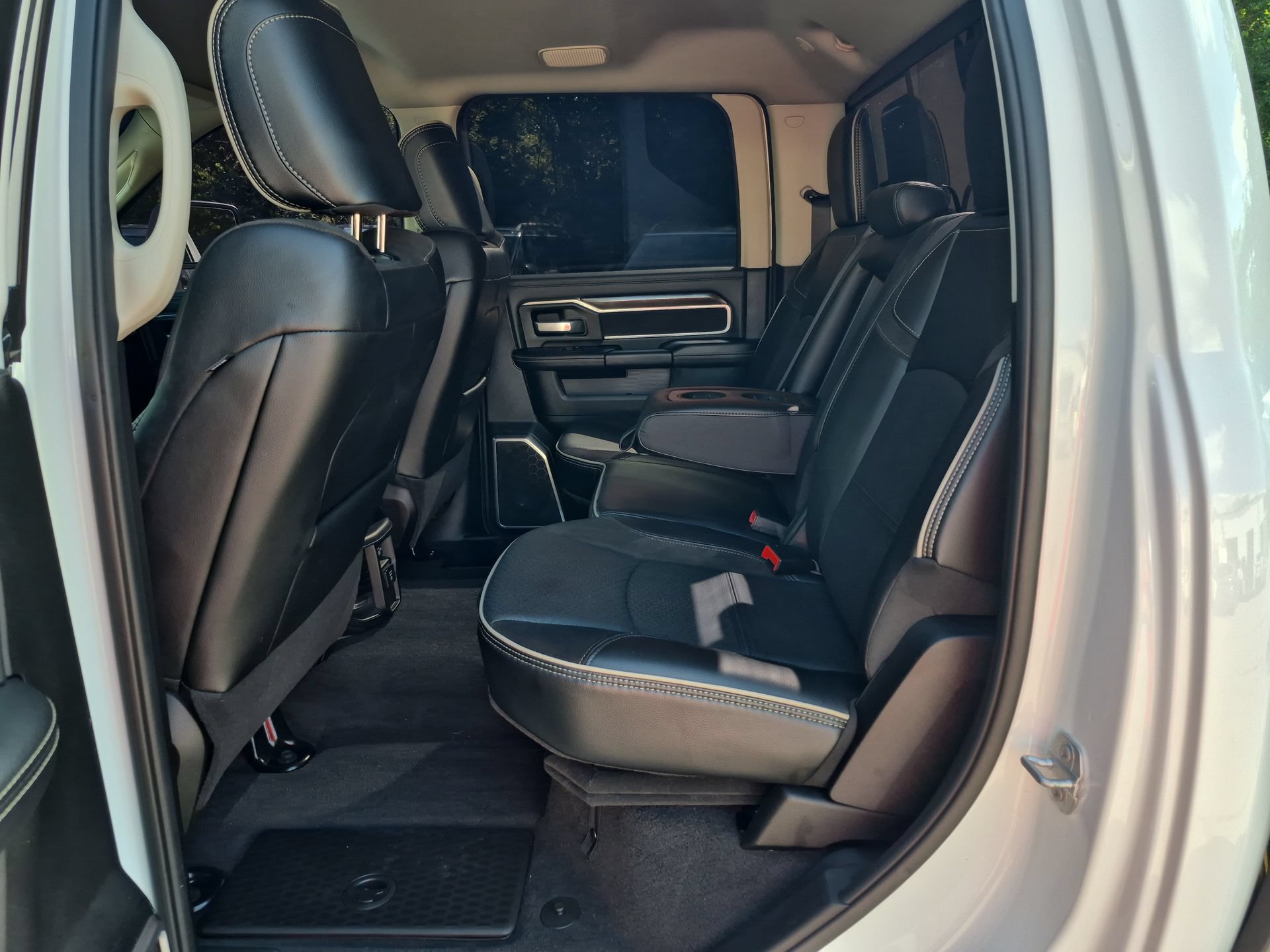 Used 2024 RAM 2500 Laramie w/ Safety Group AWD/4WD image 25