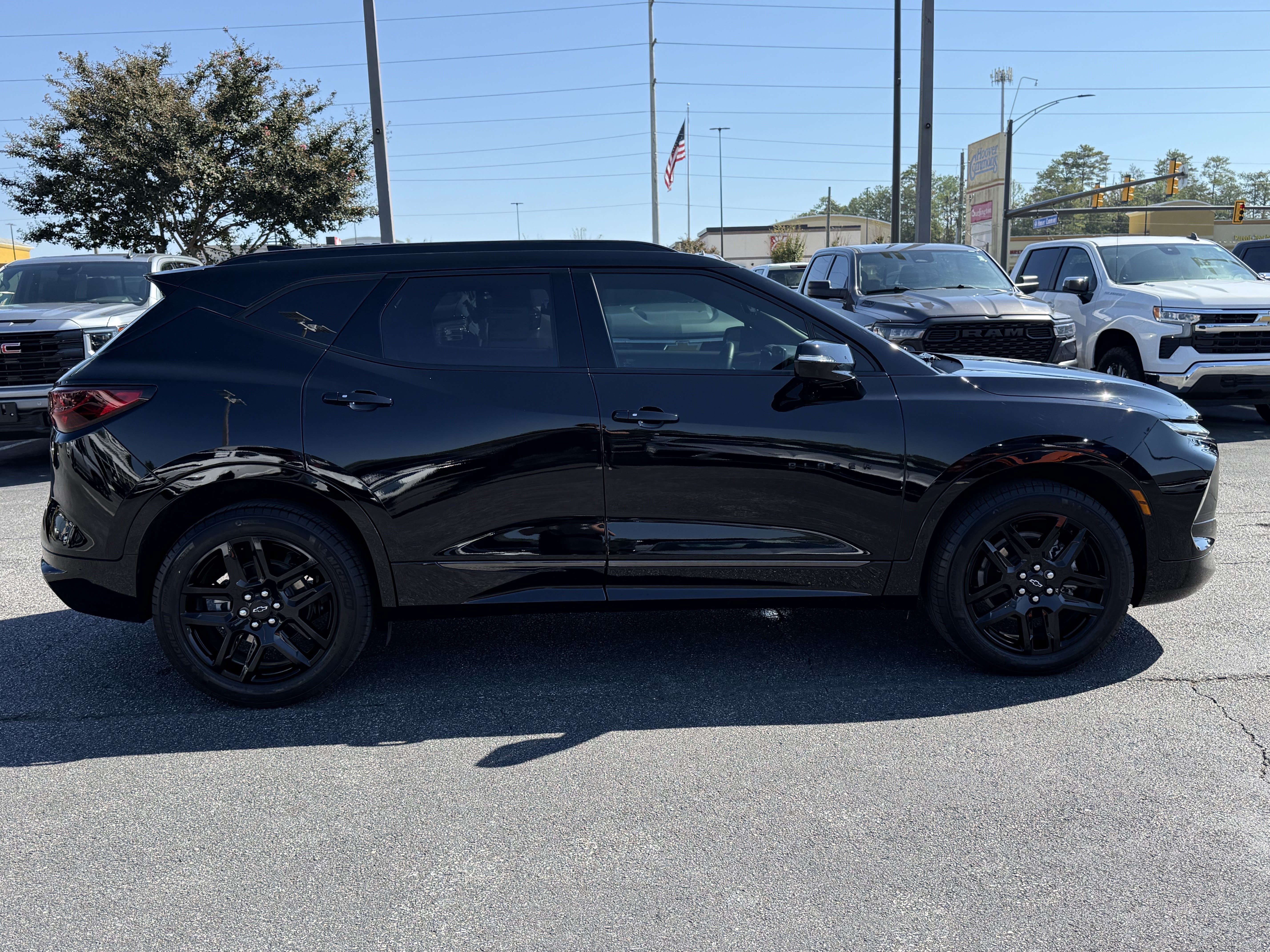 Used 2025 Chevrolet Blazer RS w/ Driver Confidence II Package FWD image 11