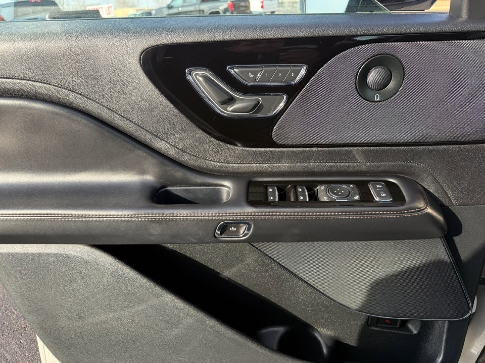 Used 2021 Lincoln Aviator Reserve image 39