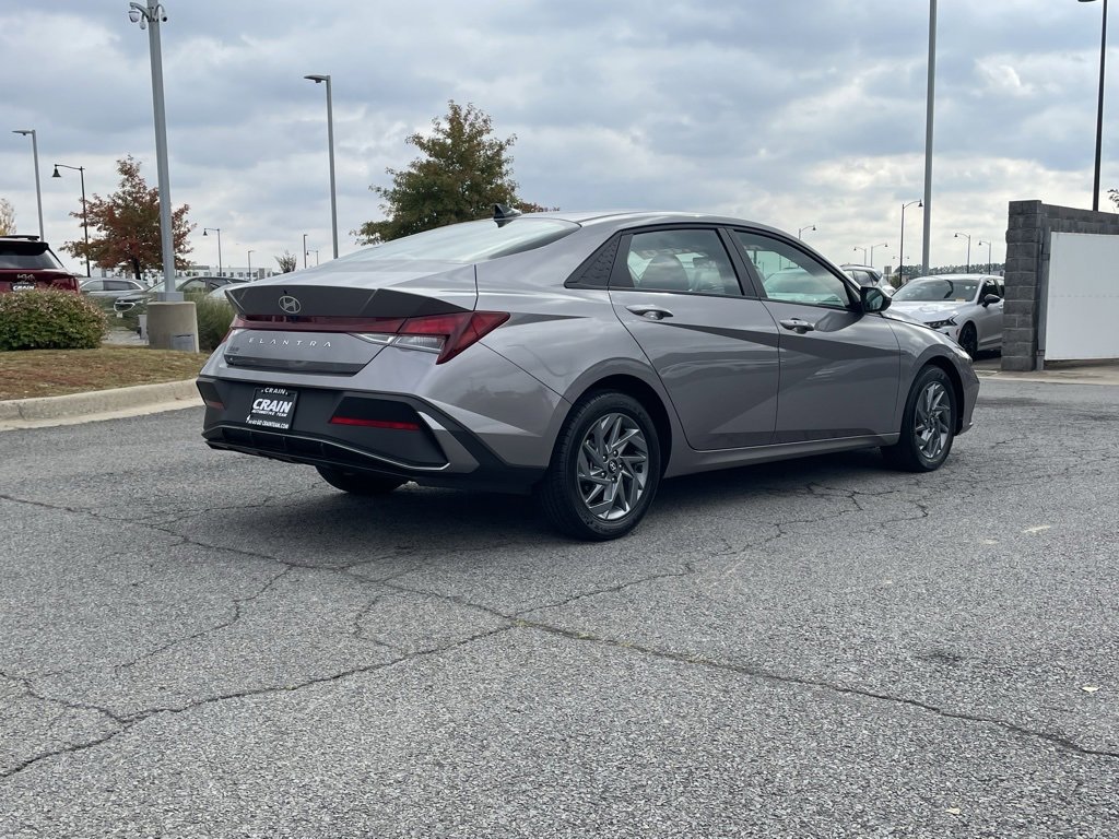 Used 2024 Hyundai Elantra SEL image 7