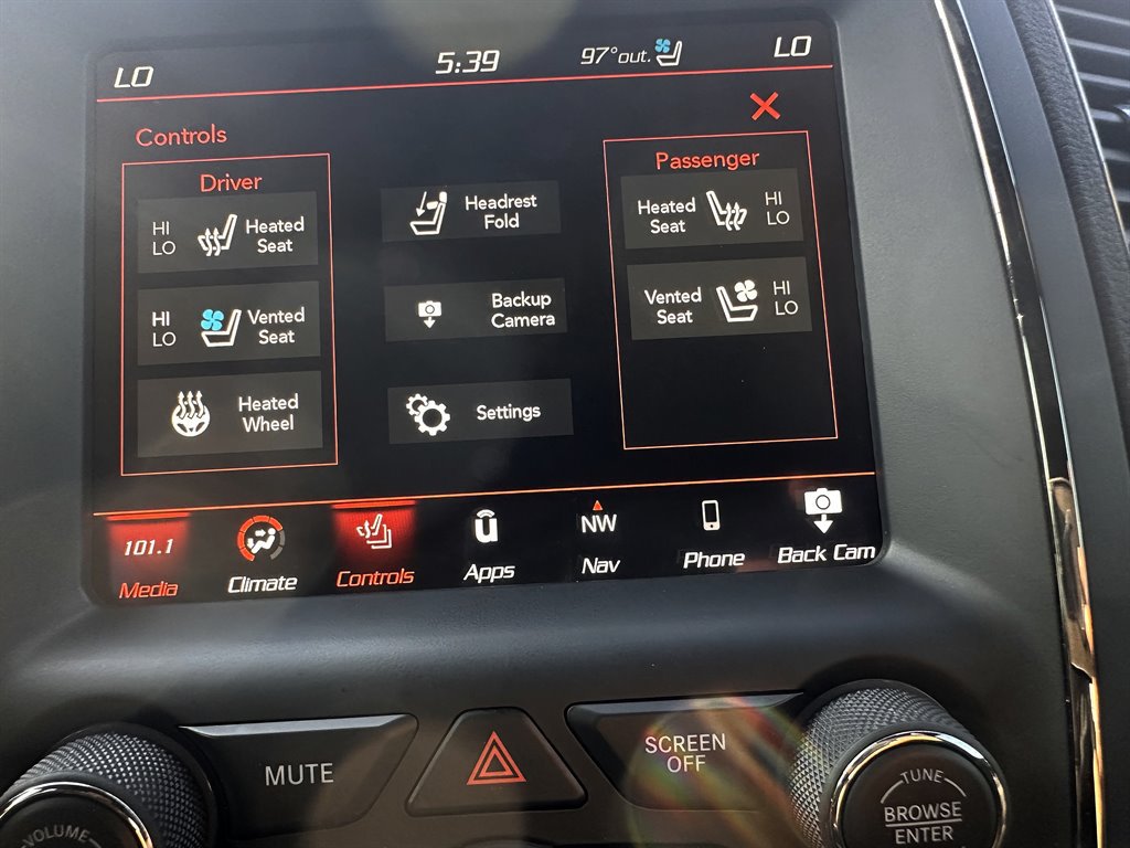 Used 2018 Dodge Durango SRT w/ Technology Group AWD/4WD image 30