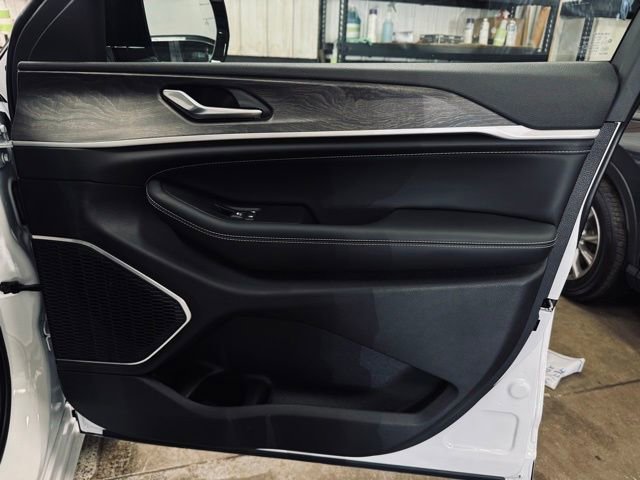 New 2026 Jeep Grand Cherokee L Limited image 16