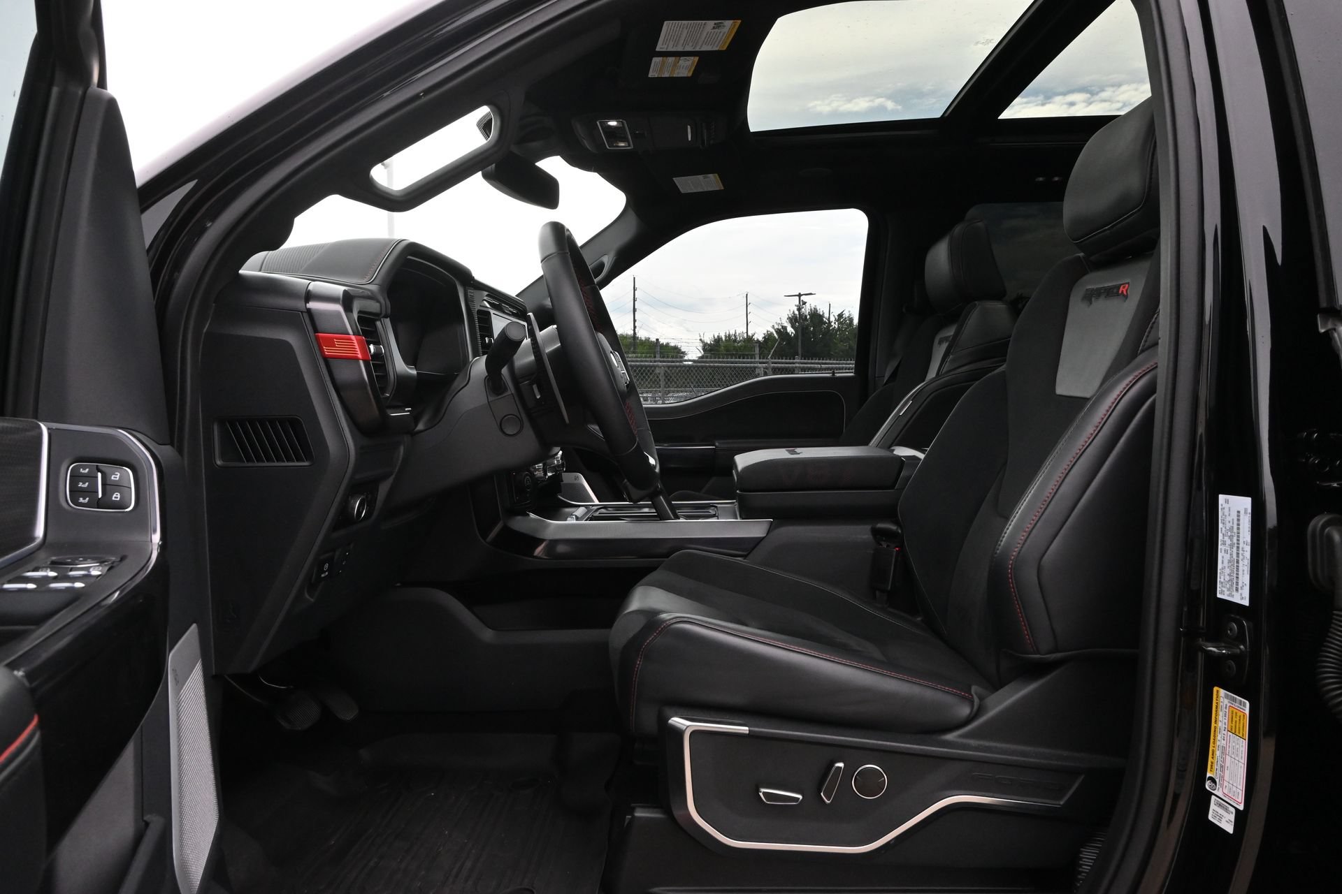 Used 2025 Ford F150 Raptor w/ Equipment Group 803A Raptor R AWD/4WD image 18