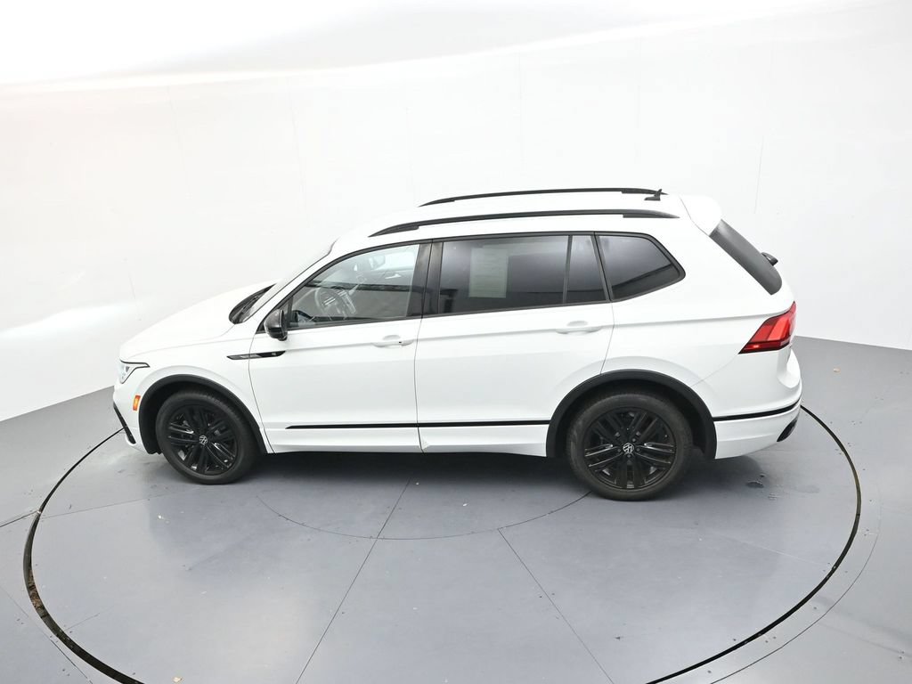Used 2022 Volkswagen Tiguan SE R-Line FWD image 21