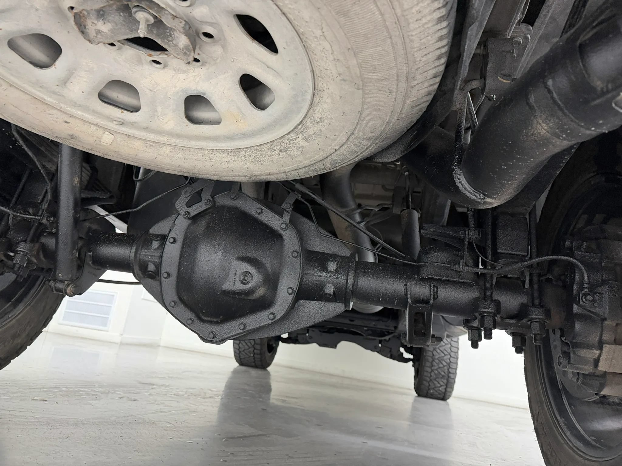 Used 2018 GMC Sierra 2500 Denali w/ Duramax Plus Package AWD/4WD image 98