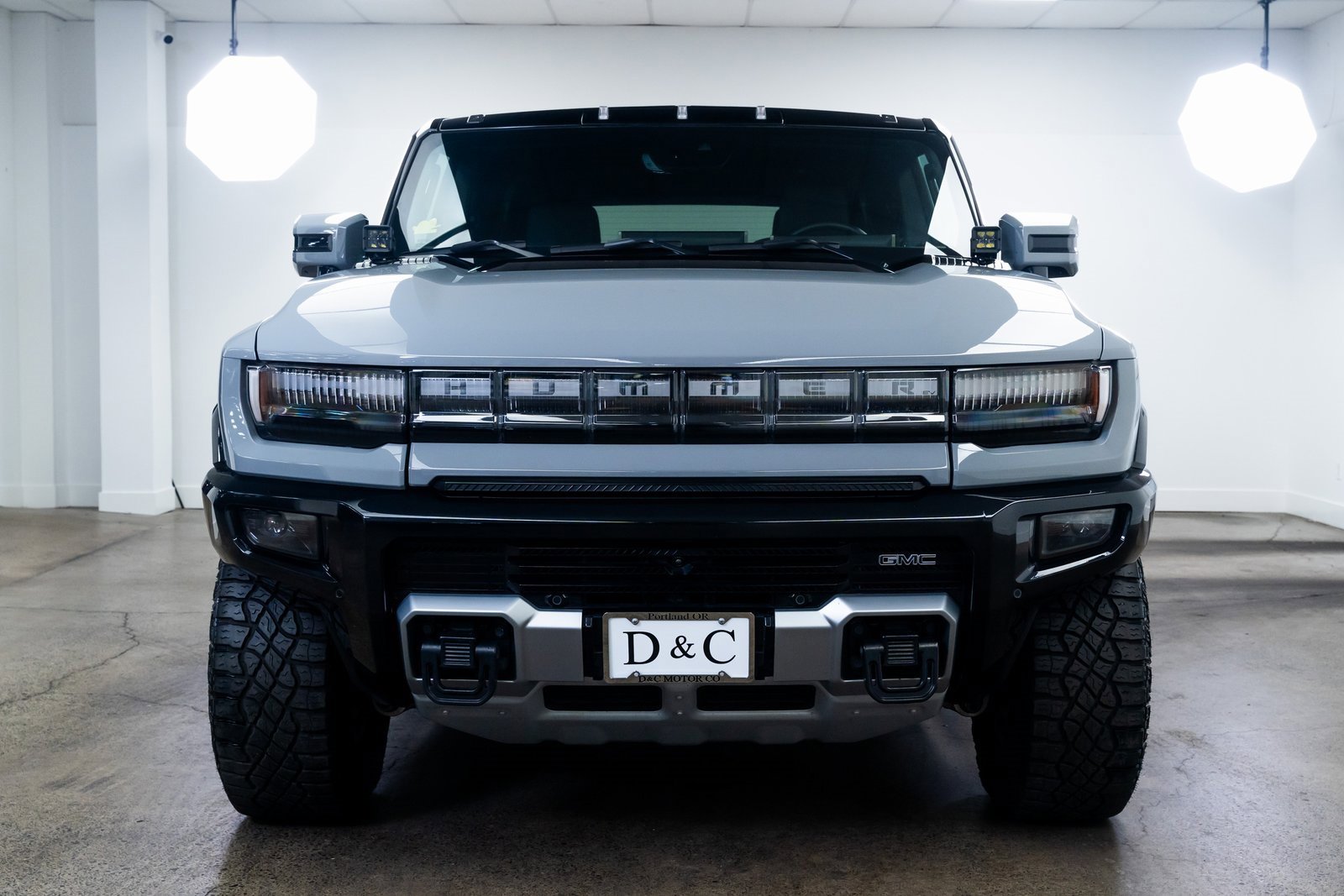 Used 2024 GMC Hummer EV 2X w/ Extreme Off-Road Package image 2