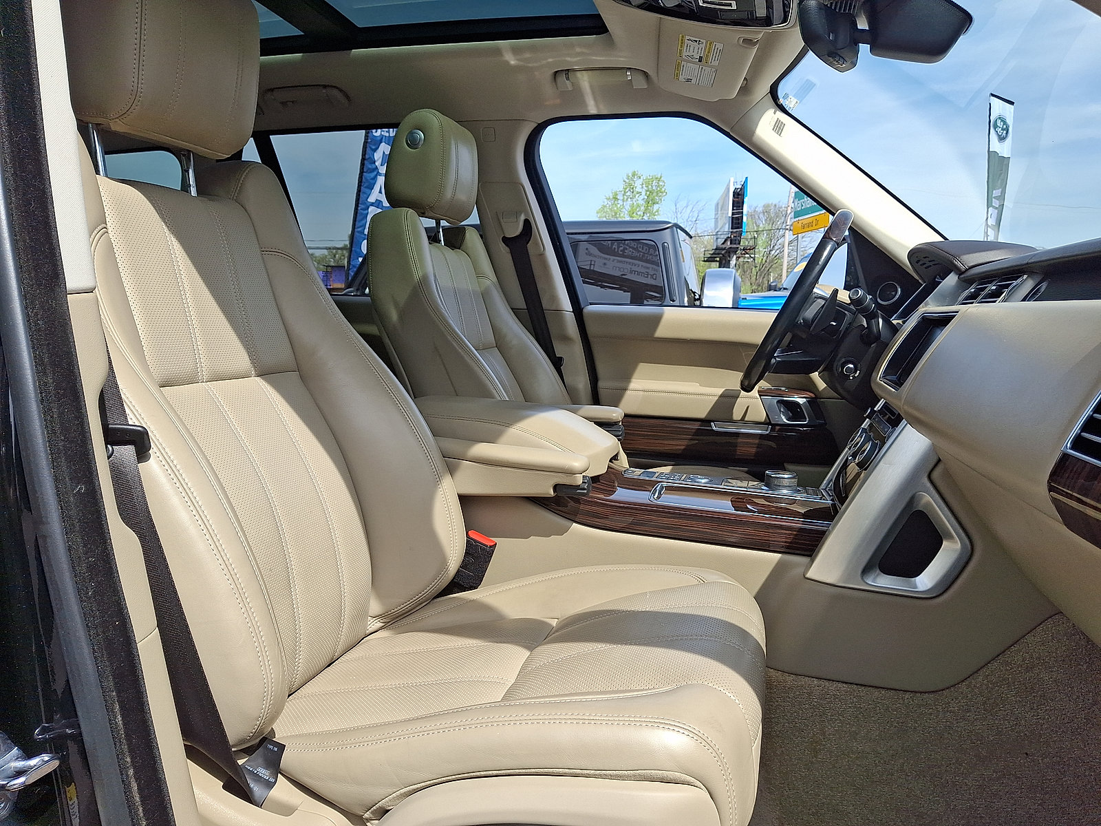 Used 2017 Land Rover Range Rover Supercharged AWD/4WD image 17