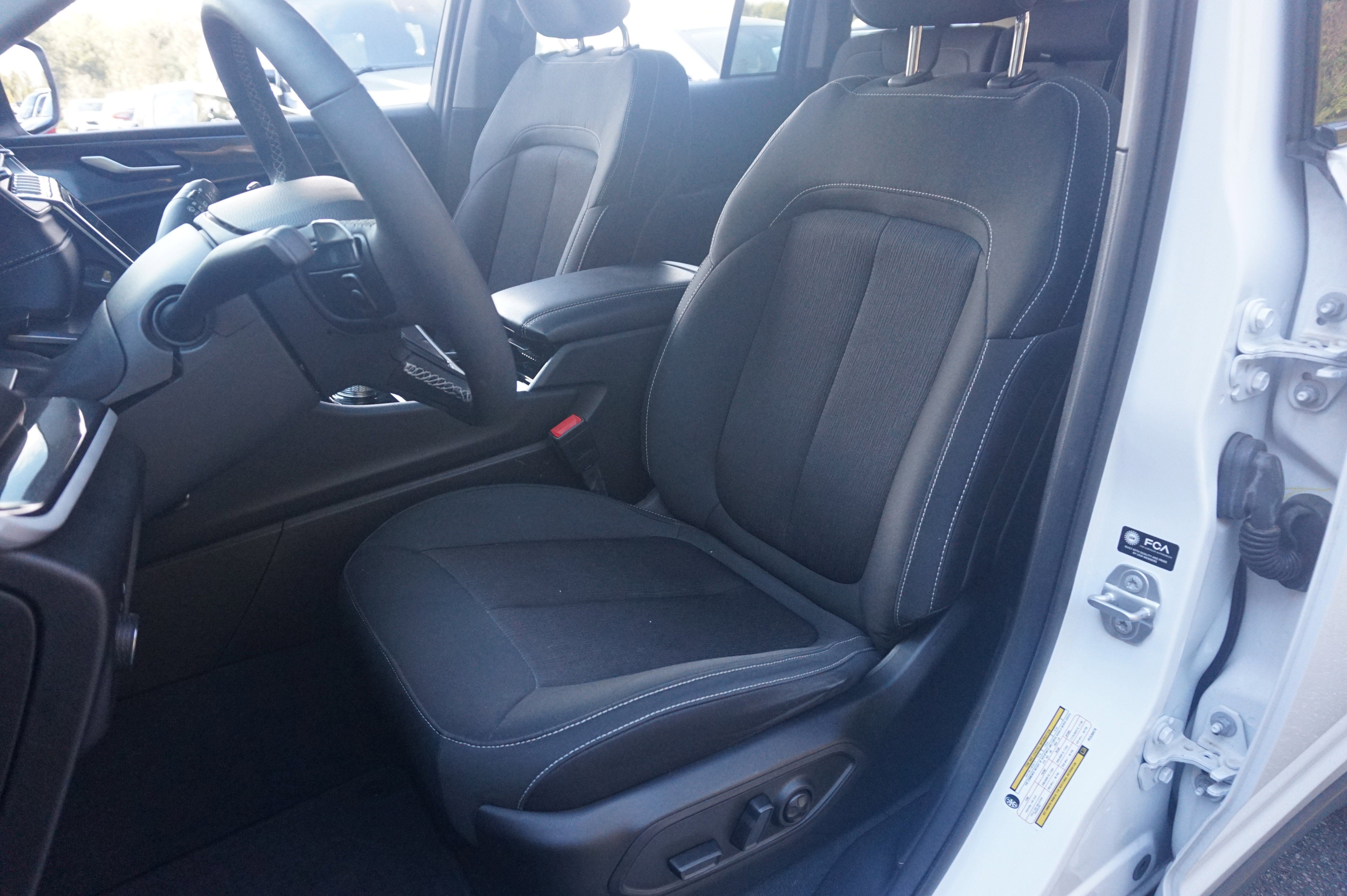 Used 2023 Jeep Grand Cherokee Laredo w/ Luxury Tech Group I image 17