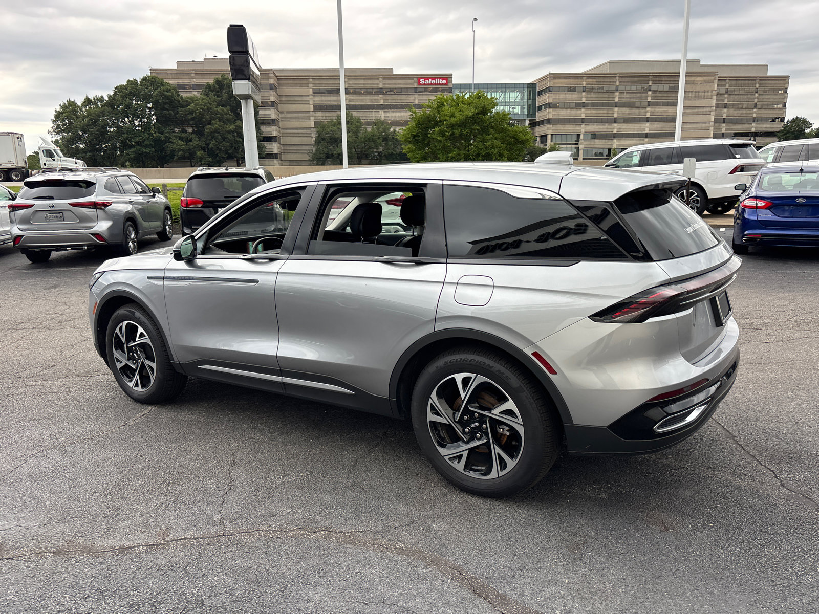 New 2026 Lincoln Nautilus Premier AWD/4WD image 5