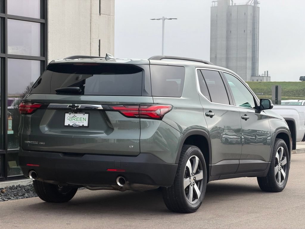 Used 2022 Chevrolet Traverse LT w/ LT Premium Package AWD/4WD image 5