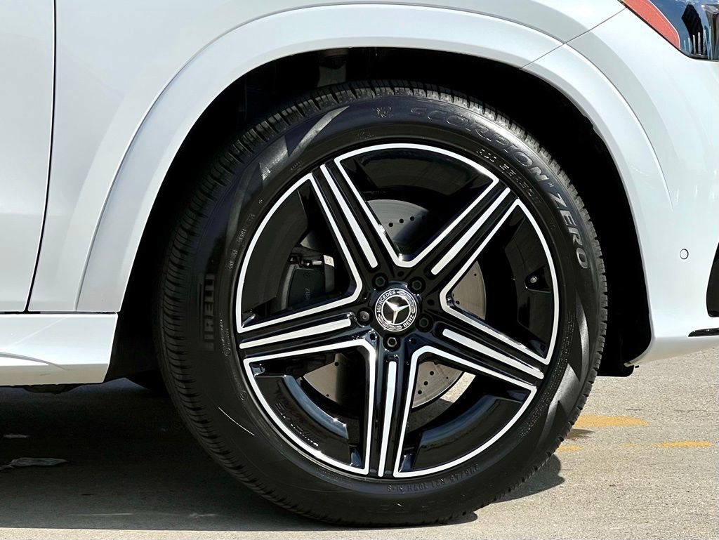 Certified 2025 Mercedes-Benz GLE 450 4MATIC image 13