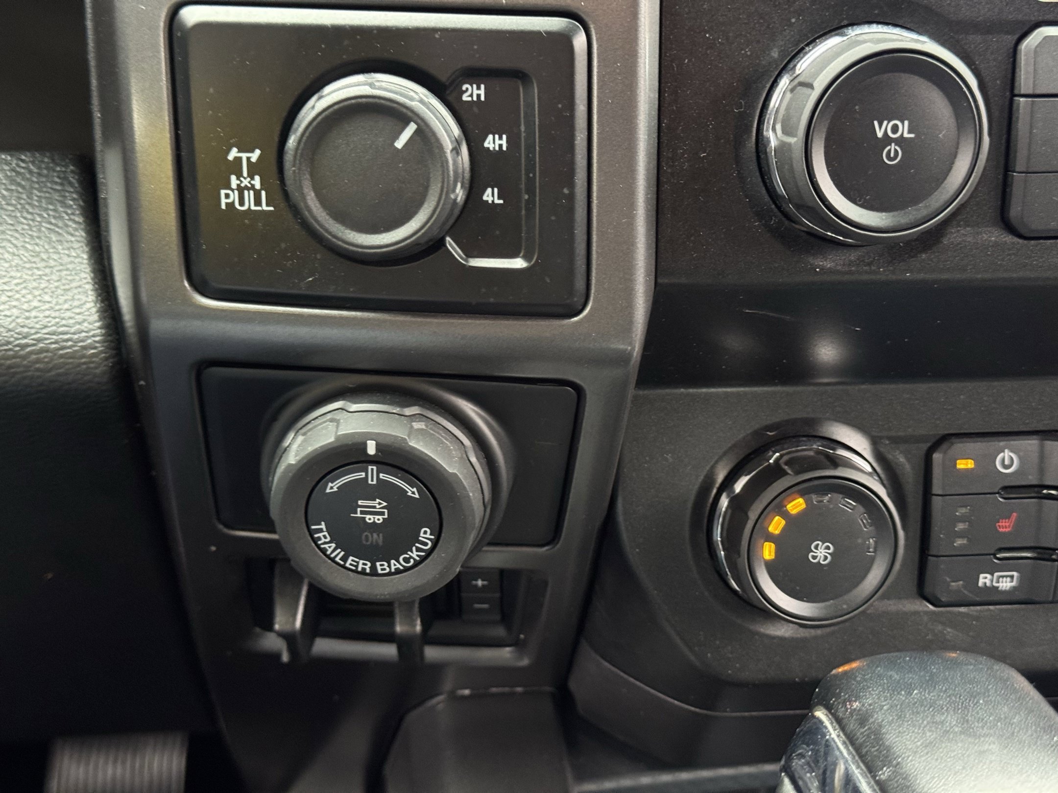 Used 2019 Ford F150 XLT w/ Equipment Group 302A Luxury AWD/4WD image 21
