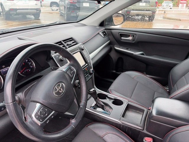 Used 2016 Toyota Camry SE FWD image 11