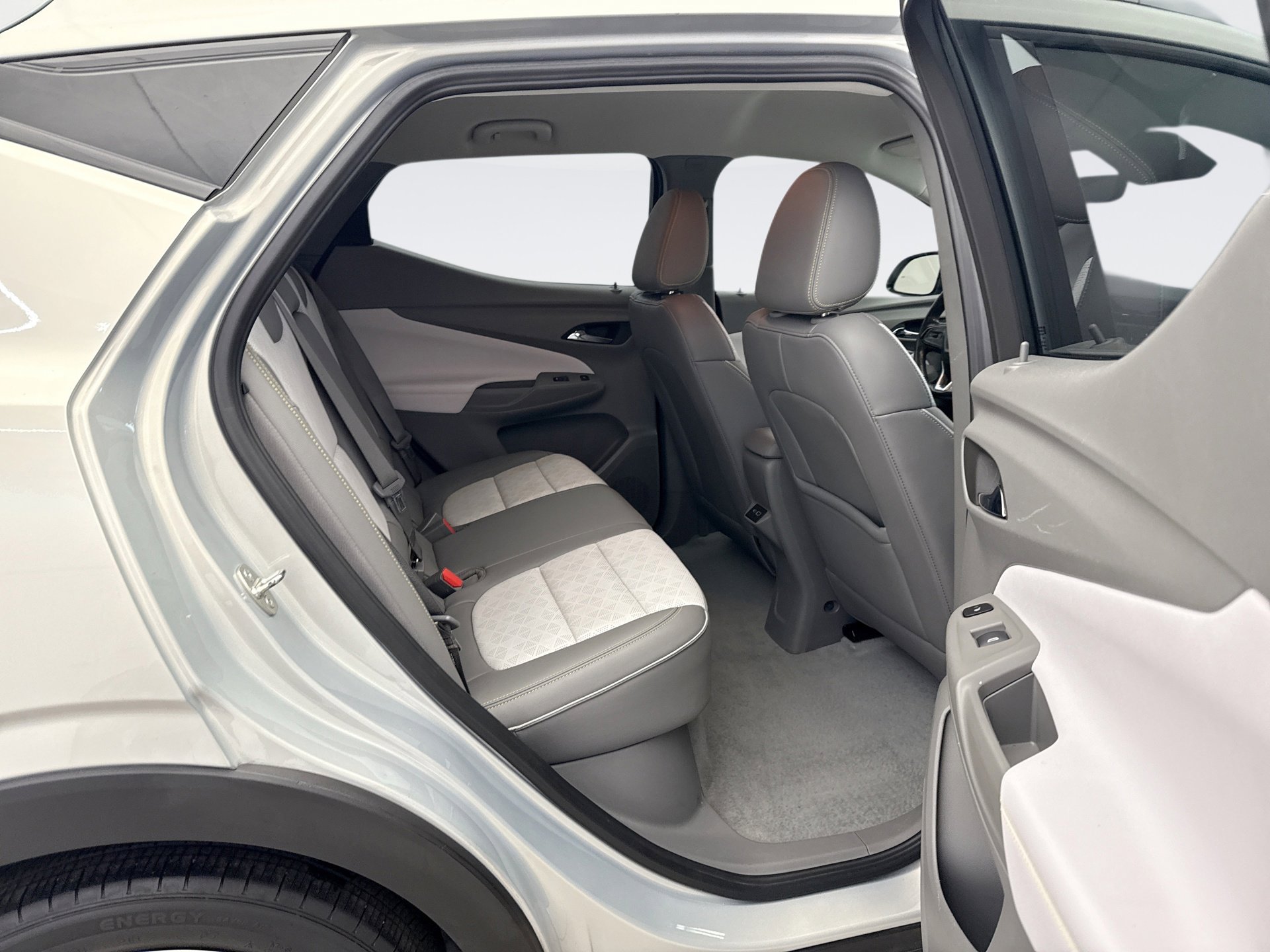 Used 2023 Chevrolet Bolt EUV Premier image 17