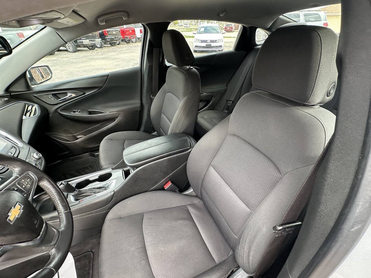 Used 2018 Chevrolet Malibu LT FWD image 10