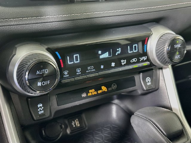 Used 2025 Toyota RAV4 XLE FWD image 18
