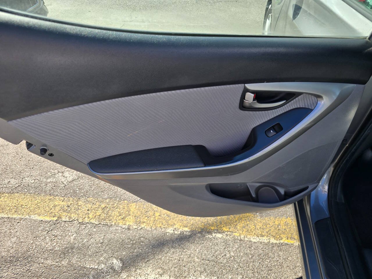 Used 2013 Hyundai Elantra GLS w/ Preferred Pkg FWD image 22